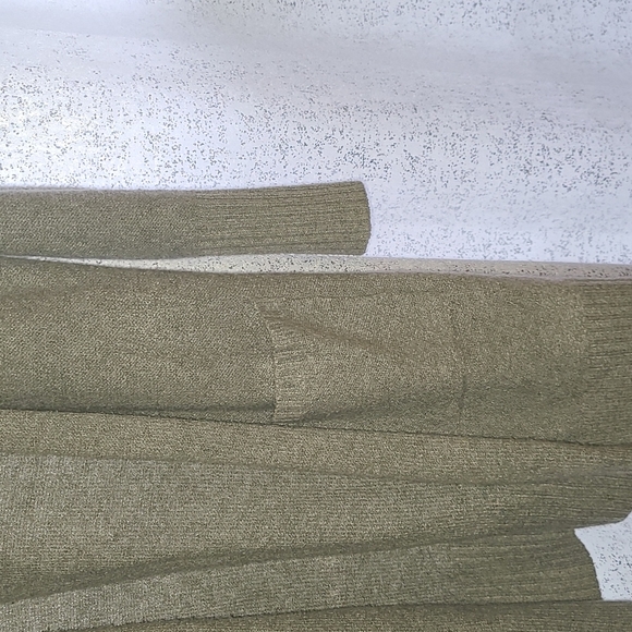 **NWOT** Grey Oversized Cardigan - Size Small - Picture 2 of 4